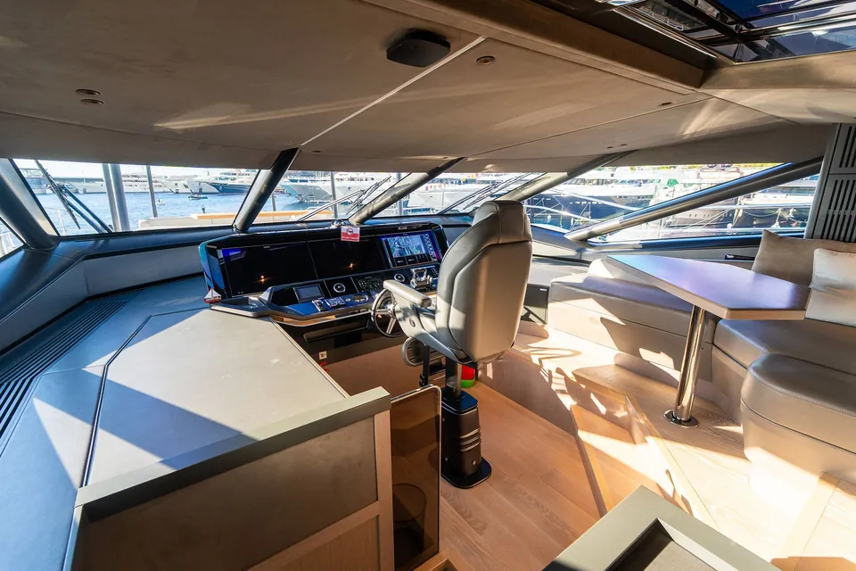 Family Spirit, 2023 Sunseeker 100 Yacht, photo 36