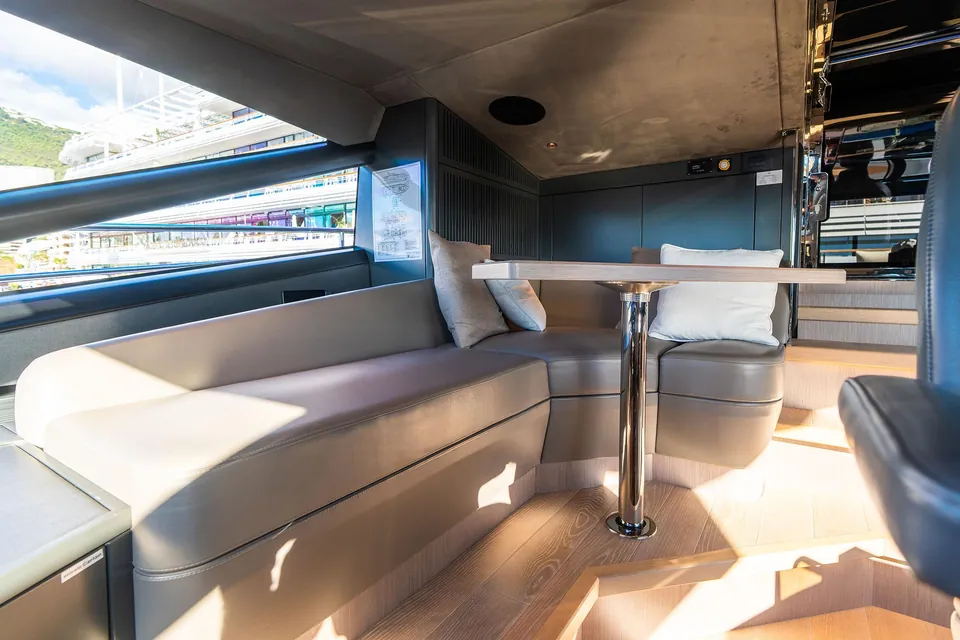 Family Spirit, 2023 Sunseeker 100 Yacht, photo 38