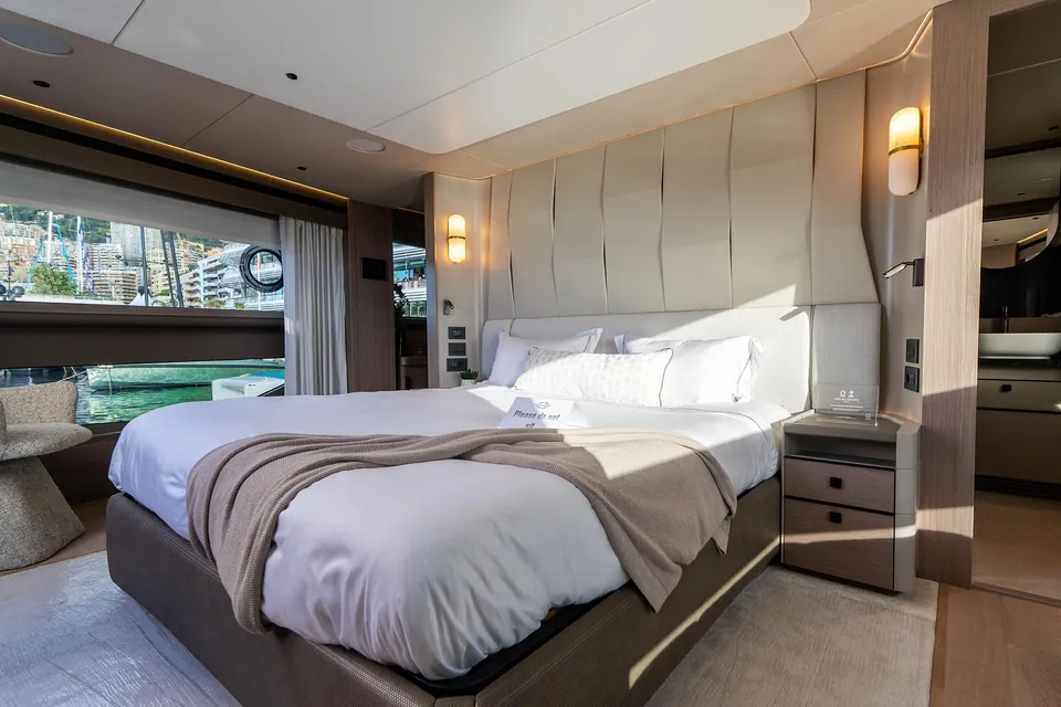 Family Spirit, 2023 Sunseeker 100 Yacht, photo 42