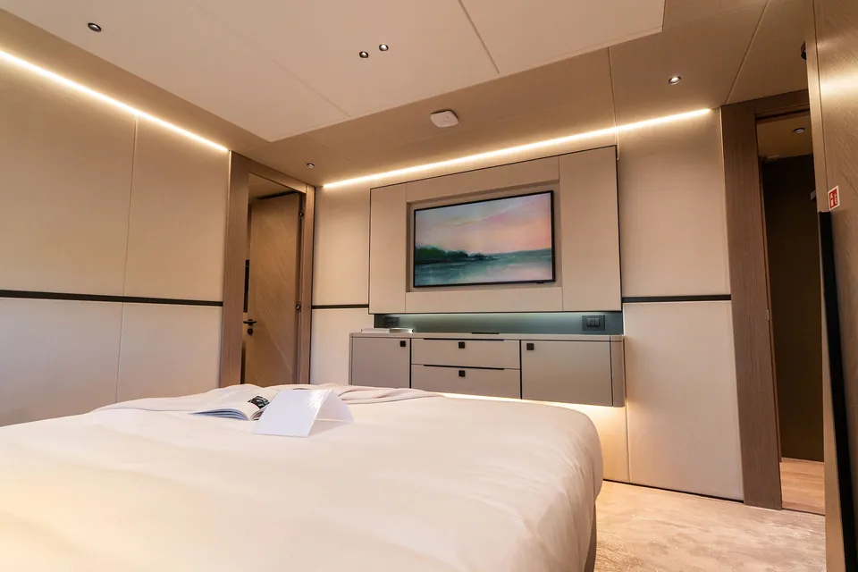 Family Spirit, 2023 Sunseeker 100 Yacht, photo 45