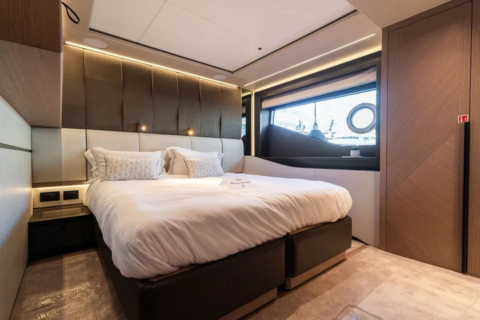 Family Spirit, 2023 Sunseeker 100 Yacht, photo 47