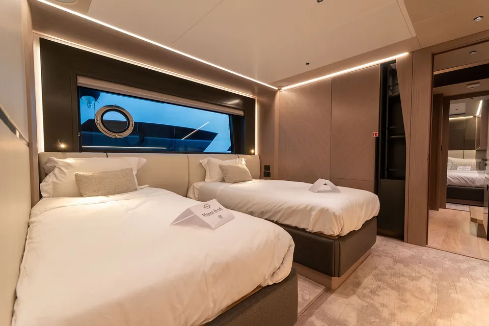 Family Spirit, 2023 Sunseeker 100 Yacht, photo 50