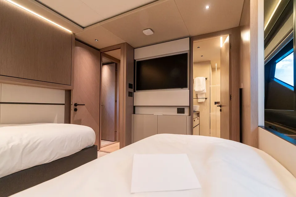 Family Spirit, 2023 Sunseeker 100 Yacht, photo 54