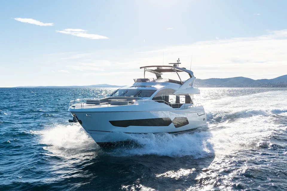 Bella Gee, 2023 Sunseeker 76 Yacht, photo 1