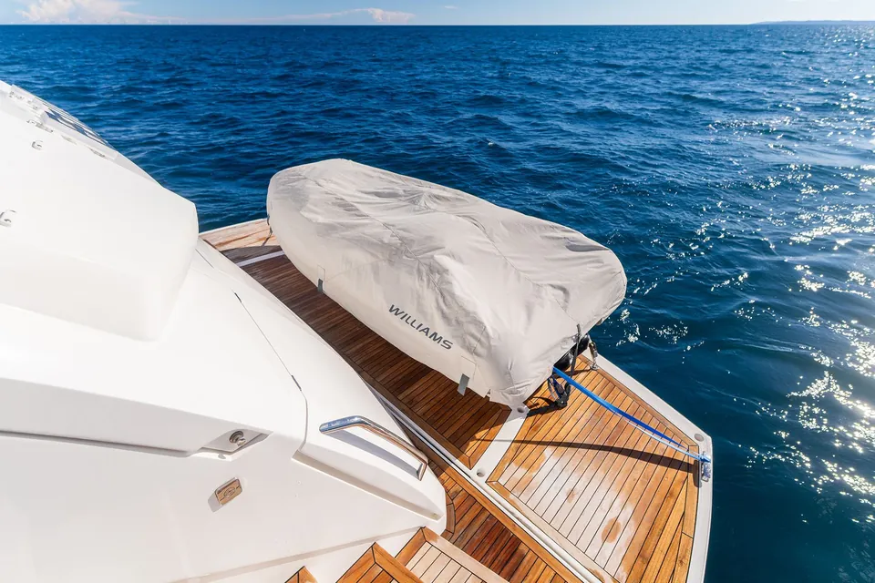 Bella Gee, 2023 Sunseeker 76 Yacht, photo 15