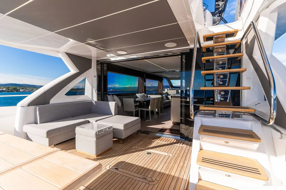 Bella Gee, 2023 Sunseeker 76 Yacht, photo 16