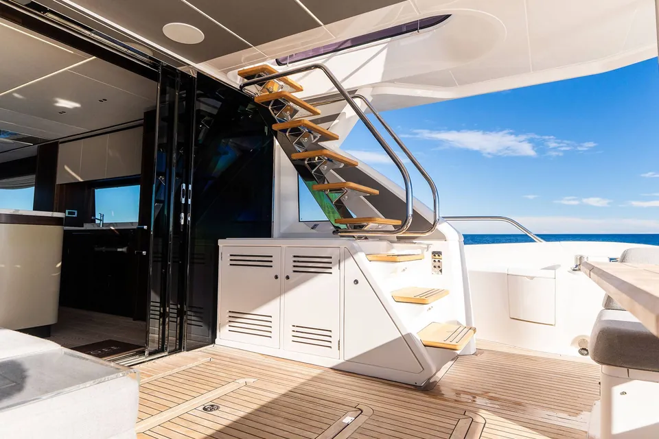Bella Gee, 2023 Sunseeker 76 Yacht, photo 19