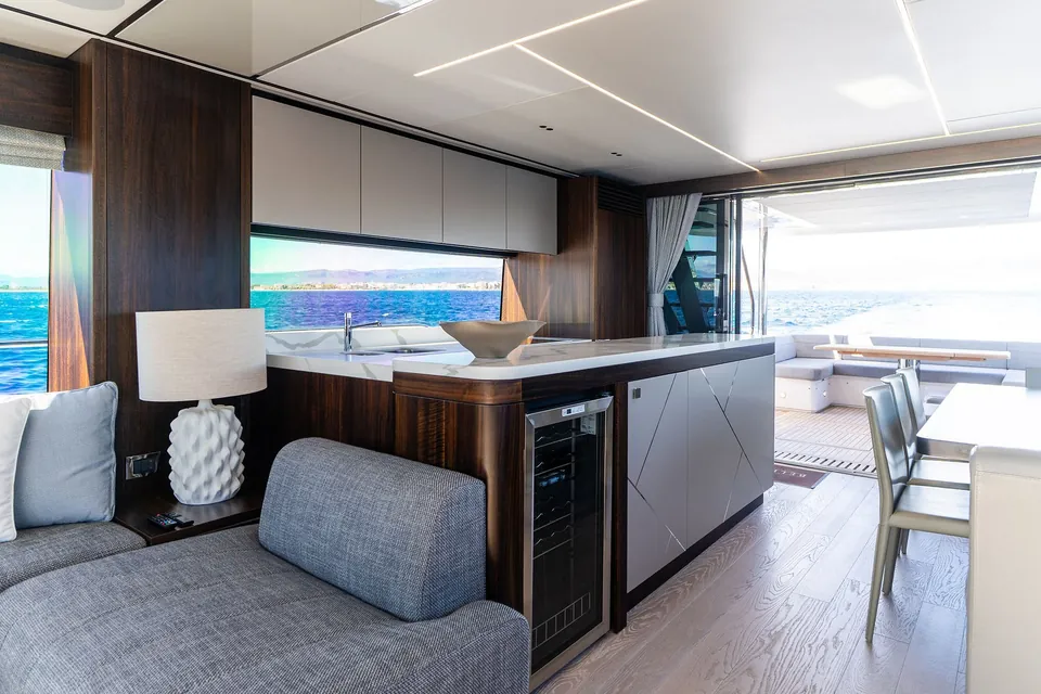 Bella Gee, 2023 Sunseeker 76 Yacht, photo 21