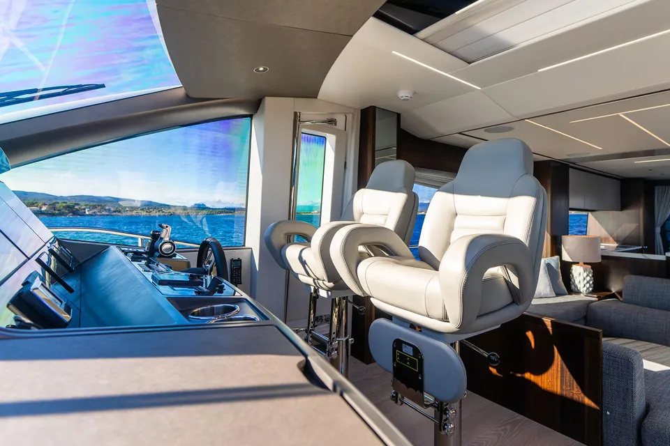 Bella Gee, 2023 Sunseeker 76 Yacht, photo 26