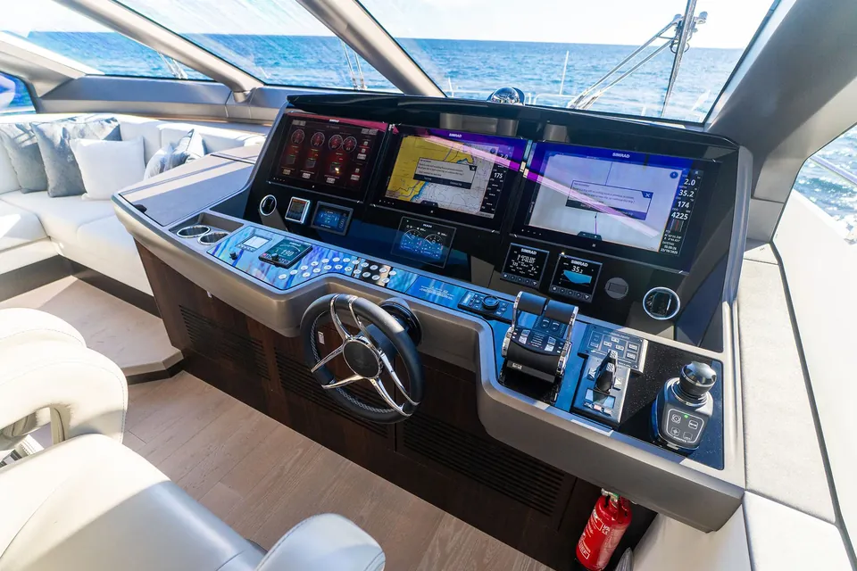 Bella Gee, 2023 Sunseeker 76 Yacht, photo 29