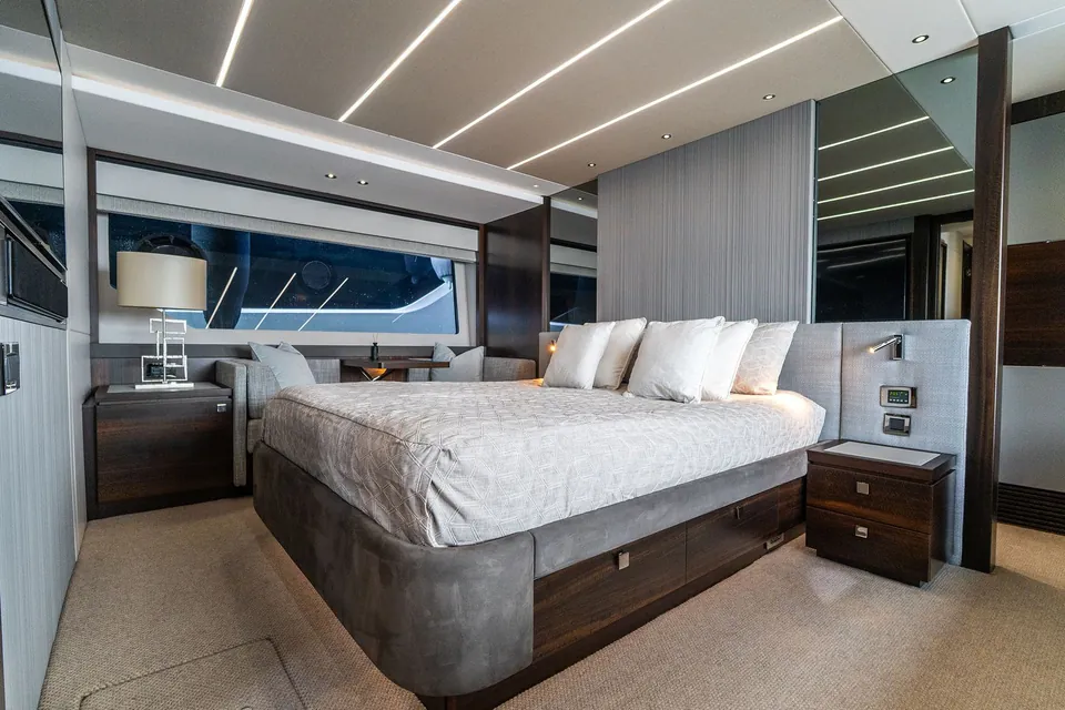 Bella Gee, 2023 Sunseeker 76 Yacht, photo 30
