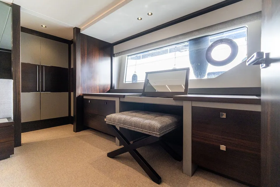 Bella Gee, 2023 Sunseeker 76 Yacht, photo 32