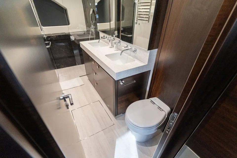 Bella Gee, 2023 Sunseeker 76 Yacht, photo 34