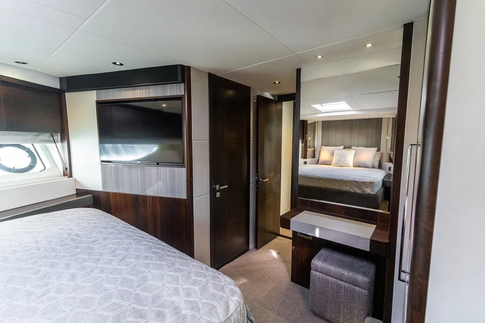 Bella Gee, 2023 Sunseeker 76 Yacht, photo 39