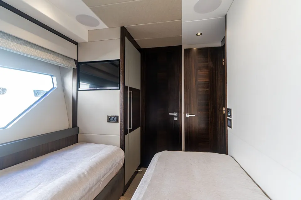 Bella Gee, 2023 Sunseeker 76 Yacht, photo 49