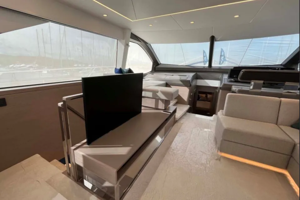 Macesan, 2023 Sunseeker Manhattan 68 (Mk1), photo 4