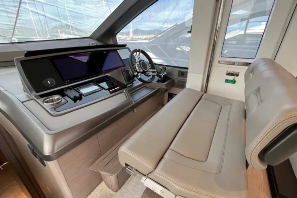 Macesan, 2023 Sunseeker Manhattan 68 (Mk1), photo 11