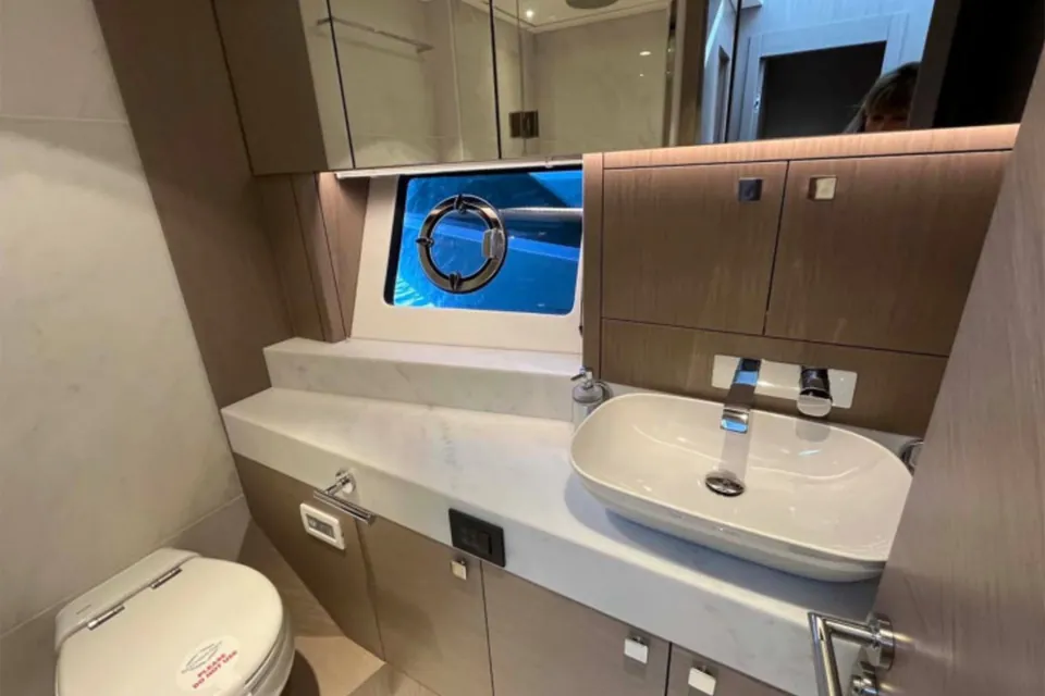 Macesan, 2023 Sunseeker Manhattan 68 (Mk1), photo 13