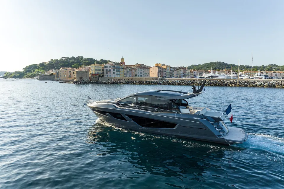 Aqua, 2023 Sunseeker Predator 65, photo 3