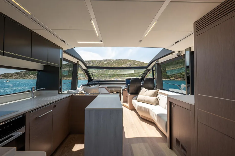 Aqua, 2023 Sunseeker Predator 65, photo 13