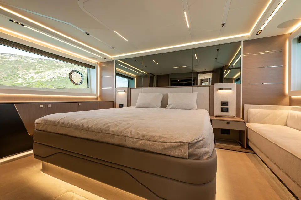 Aqua, 2023 Sunseeker Predator 65, photo 16