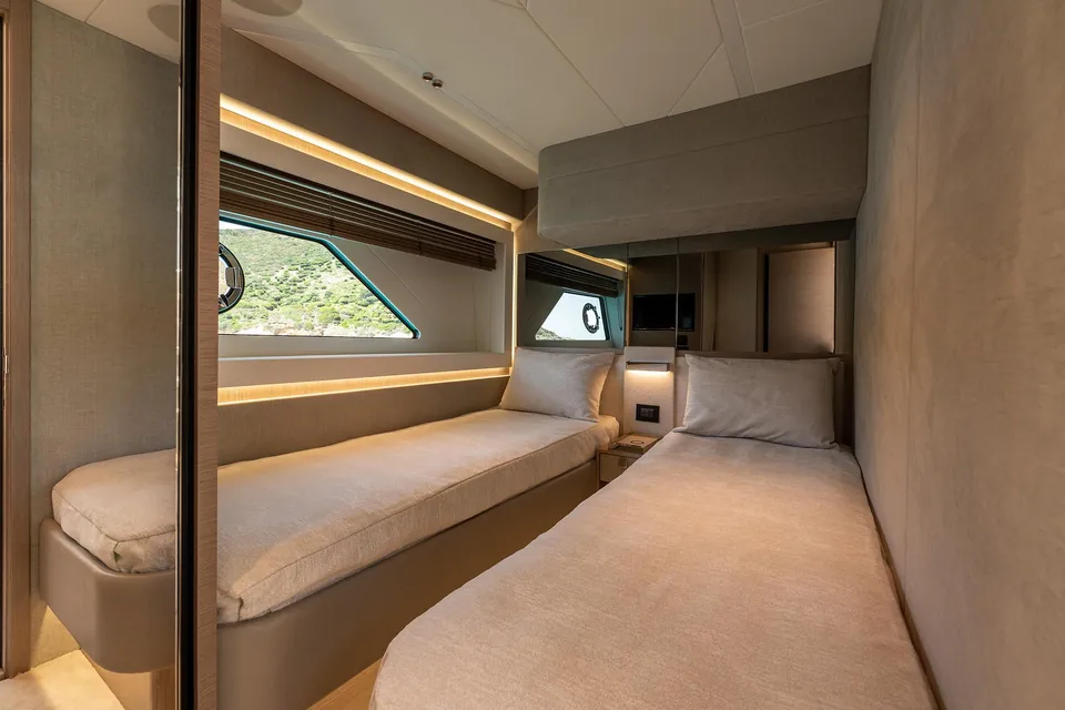 Aqua, 2023 Sunseeker Predator 65, photo 19
