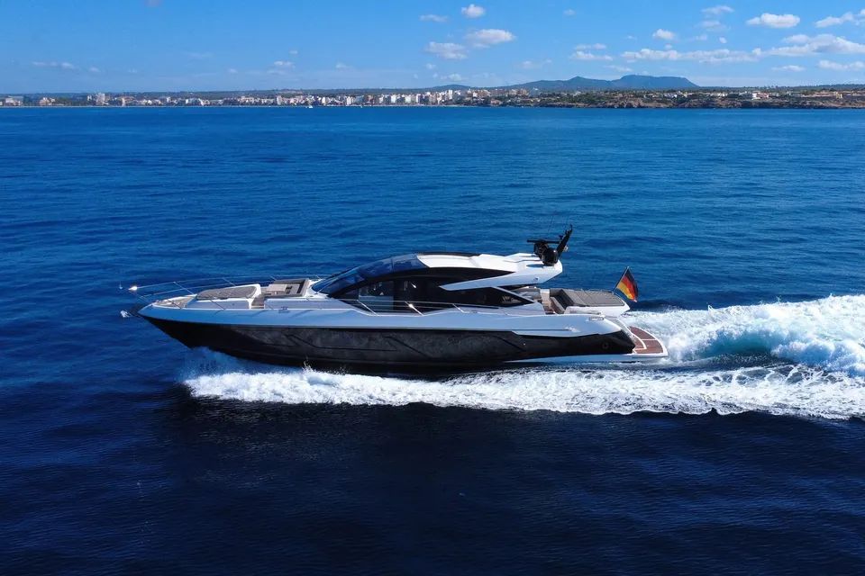 Liam, 2022 Sunseeker Predator 74 XPS, photo 1