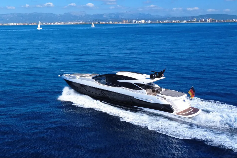 Liam, 2022 Sunseeker Predator 74 XPS, photo 3