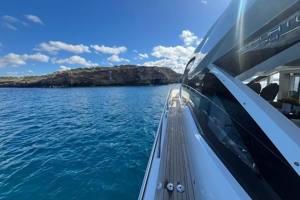 Liam, 2022 Sunseeker Predator 74 XPS, photo 9