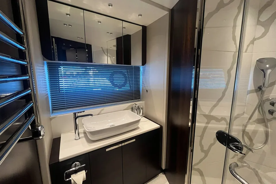 Liam, 2022 Sunseeker Predator 74 XPS, photo 28