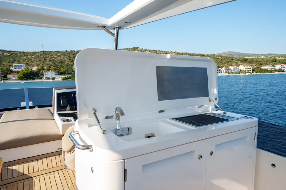 Odyssey, 2022 Sunseeker Manhattan 68 (Mk1), photo 12