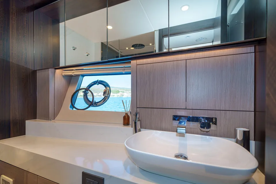 Odyssey, 2022 Sunseeker Manhattan 68 (Mk1), photo 42
