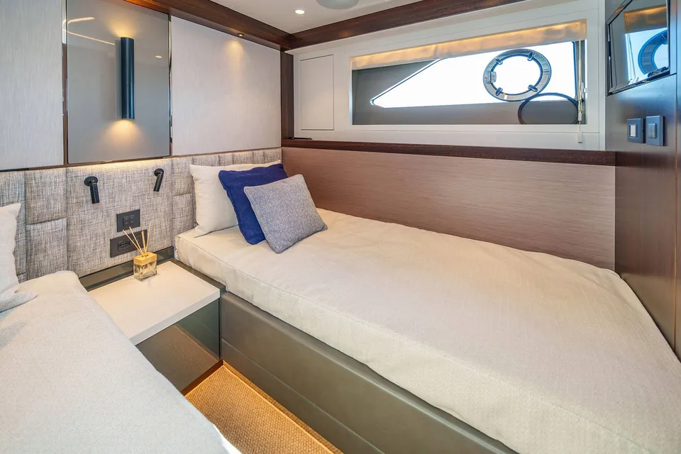 Odyssey, 2022 Sunseeker Manhattan 68 (Mk1), photo 46