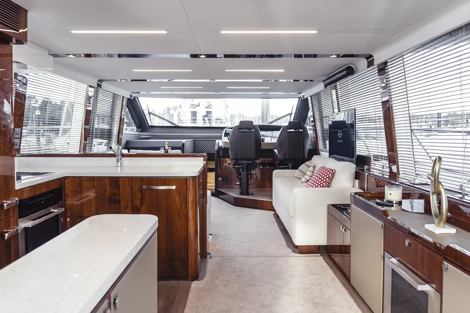 That's Life II, 2020 Fairline Squadron 68 (Mk2), photo 9