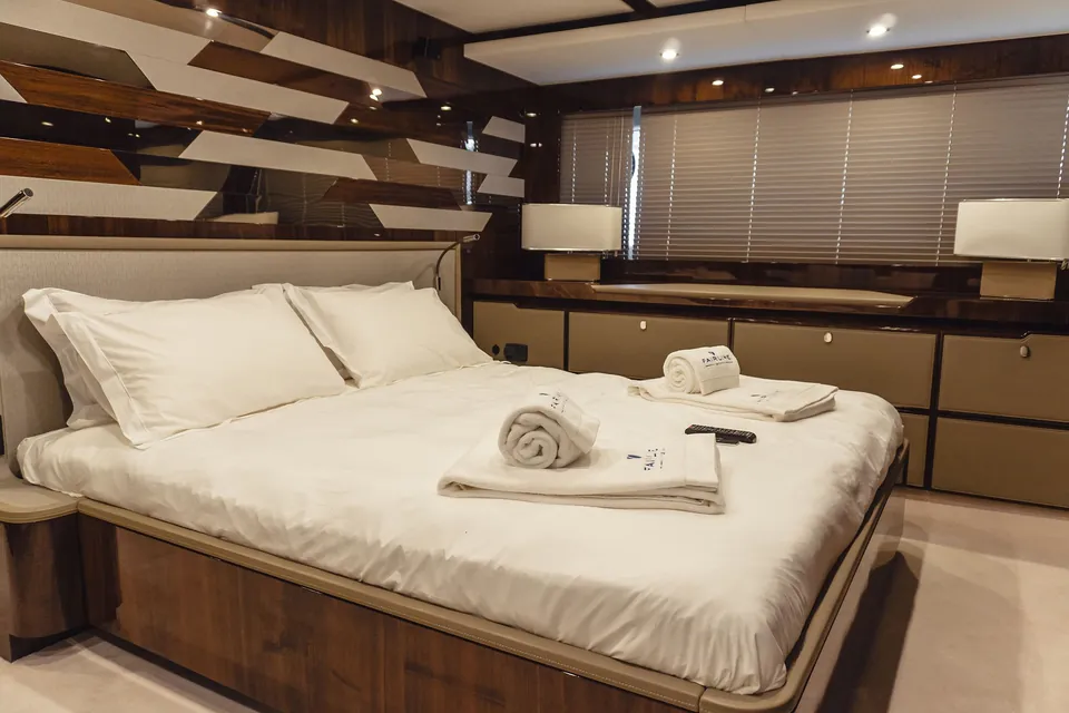 That's Life II, 2020 Fairline Squadron 68 (Mk2), photo 18