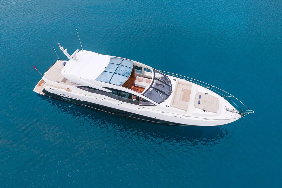 V, 2019 Sunseeker Predator 74, photo 1