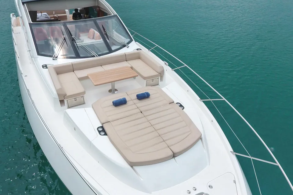 V, 2019 Sunseeker Predator 74, photo 2