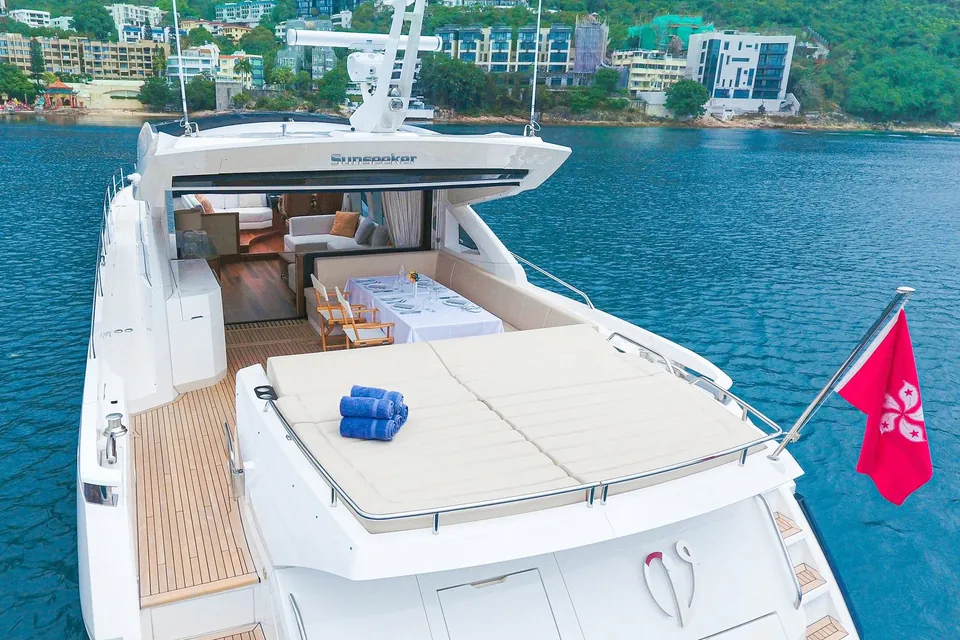 V, 2019 Sunseeker Predator 74, photo 5