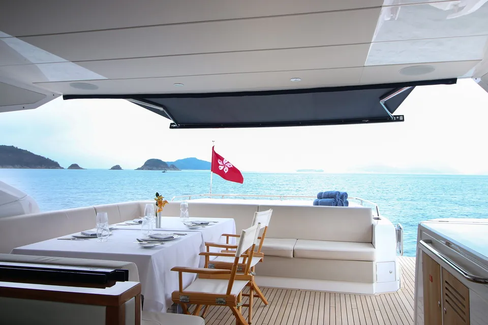 V, 2019 Sunseeker Predator 74, photo 9