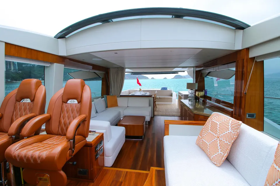 V, 2019 Sunseeker Predator 74, photo 11