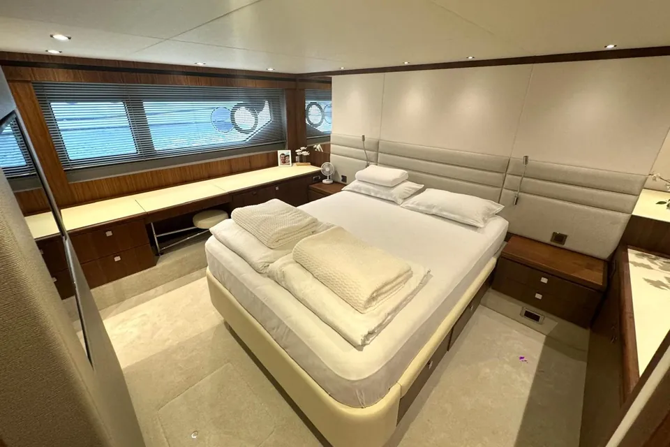 Serilla, 2019 Sunseeker Manhattan 66, photo 15