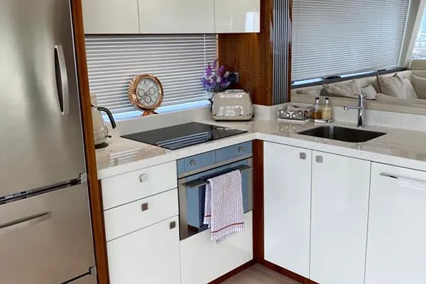 Only for Show, 2018 Sunseeker Manhattan 66, photo 4