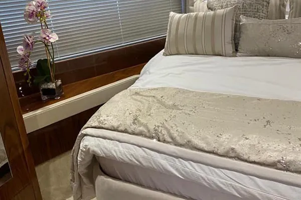 Only for Show, 2018 Sunseeker Manhattan 66, photo 12