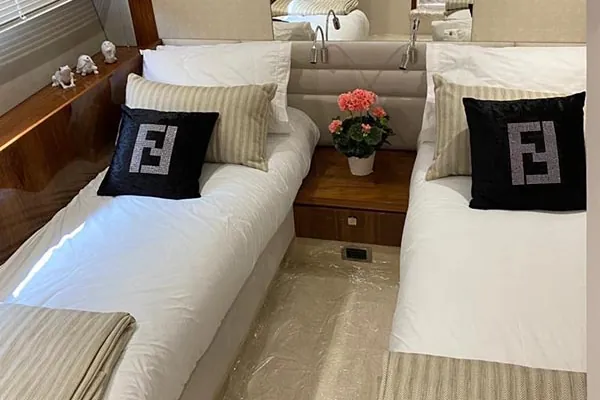 Only for Show, 2018 Sunseeker Manhattan 66, photo 14