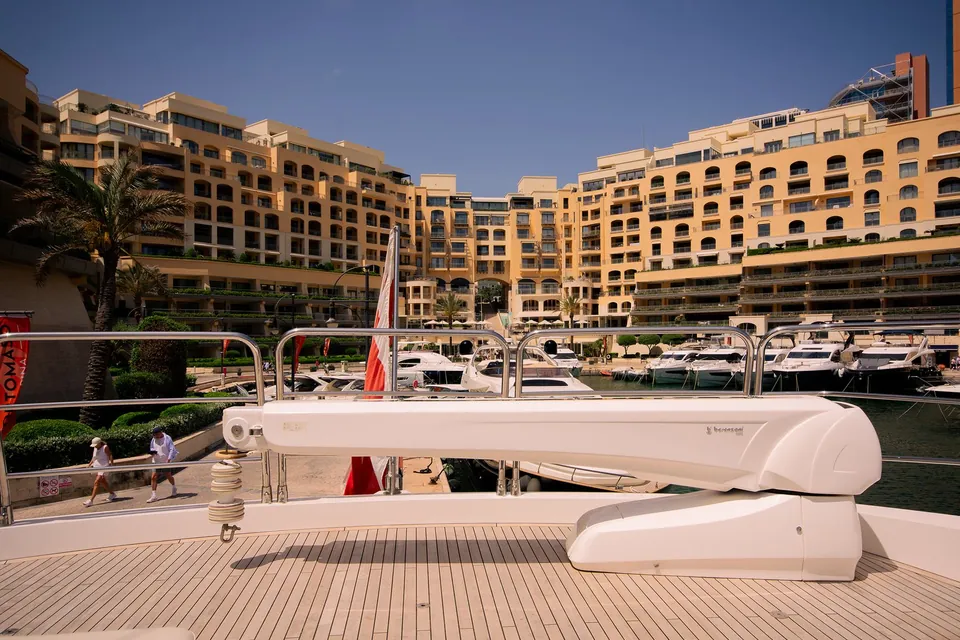 Aino A, 2016 Sunseeker 86 Yacht, photo 4
