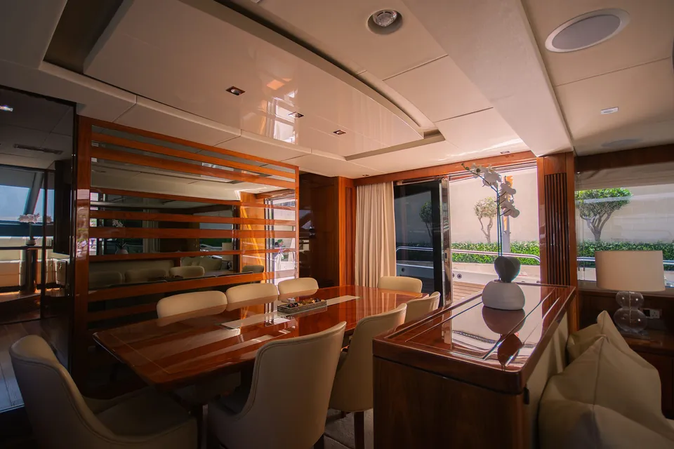 Aino A, 2016 Sunseeker 86 Yacht, photo 16