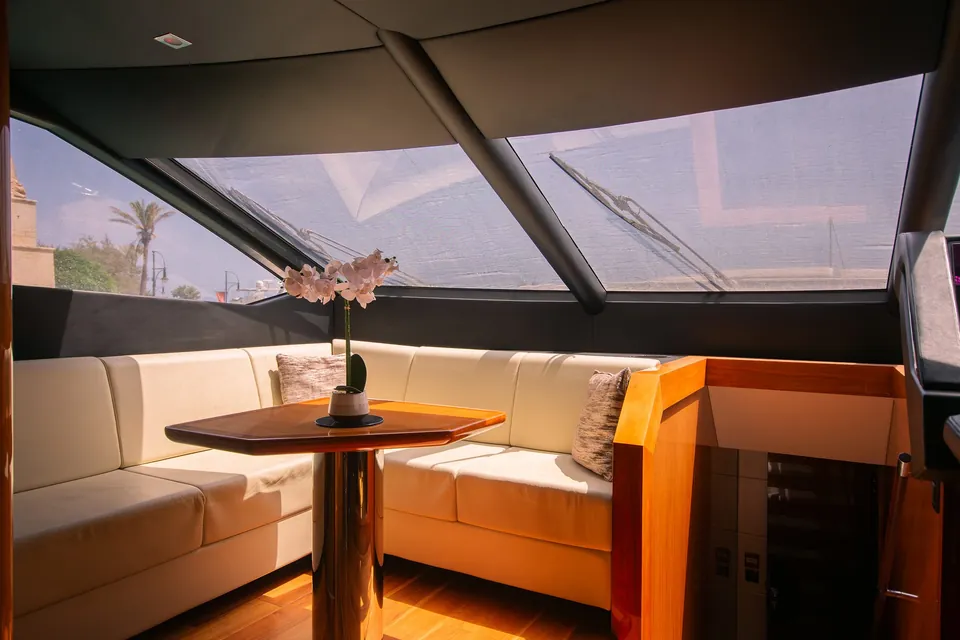Aino A, 2016 Sunseeker 86 Yacht, photo 21