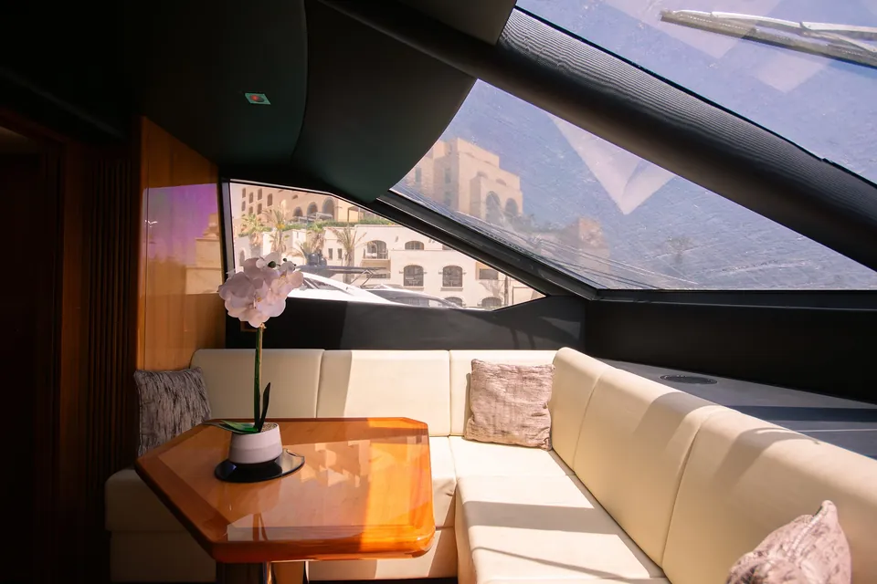 Aino A, 2016 Sunseeker 86 Yacht, photo 22