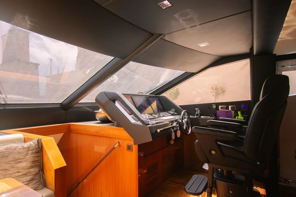 Aino A, 2016 Sunseeker 86 Yacht, photo 23