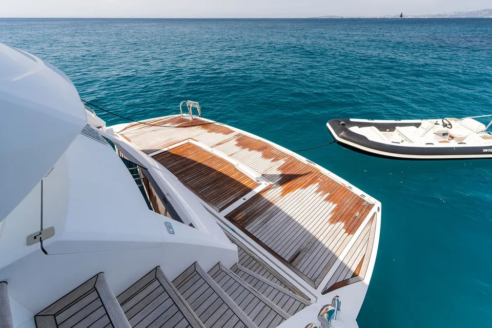 After 8 II, 2015 Sunseeker 86 Yacht, photo 14